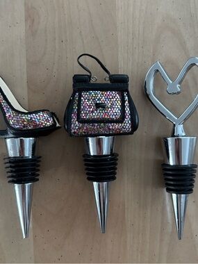 Trio of Wine Bottle Stoppers. Stiletto Heel, Purse & Silver Heart. Pre-owned EUC